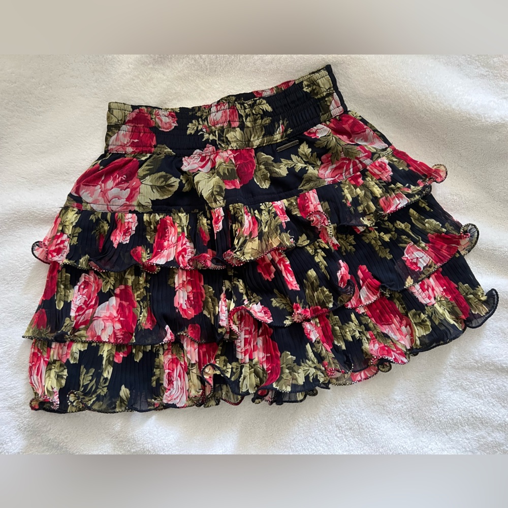 Abercrombie and Fitch ladies ruffled floral mini skirt size XS